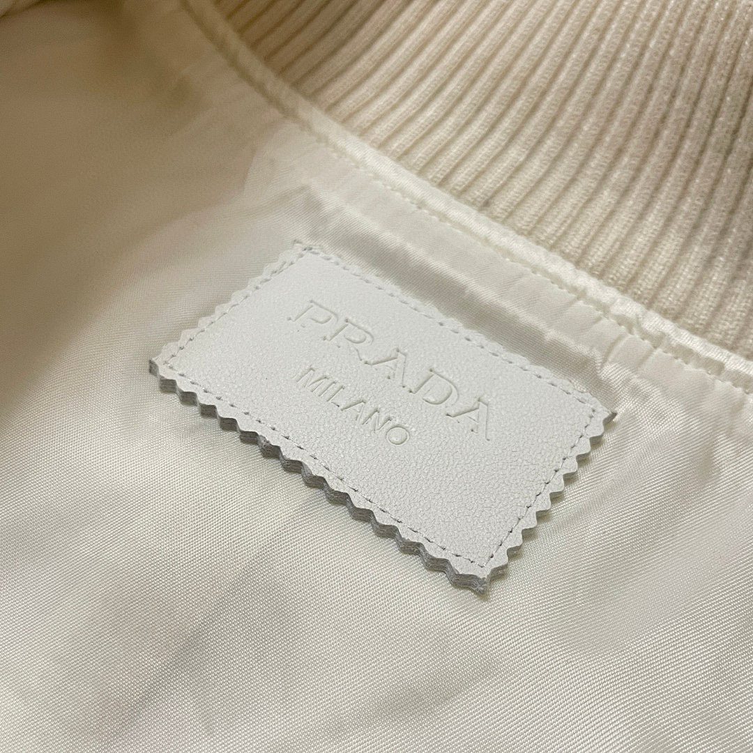Prada 524017-51L - Image 17
