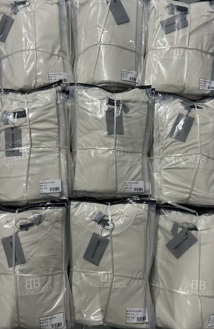 Balenciaga 52100−51L - Image 5