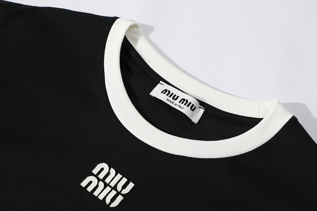 Miu Miu 524050−51L - Image 14