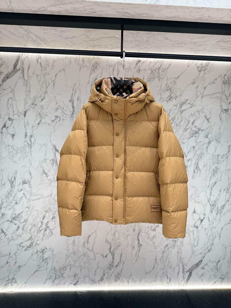 Burberry 38078-83L - Image 11