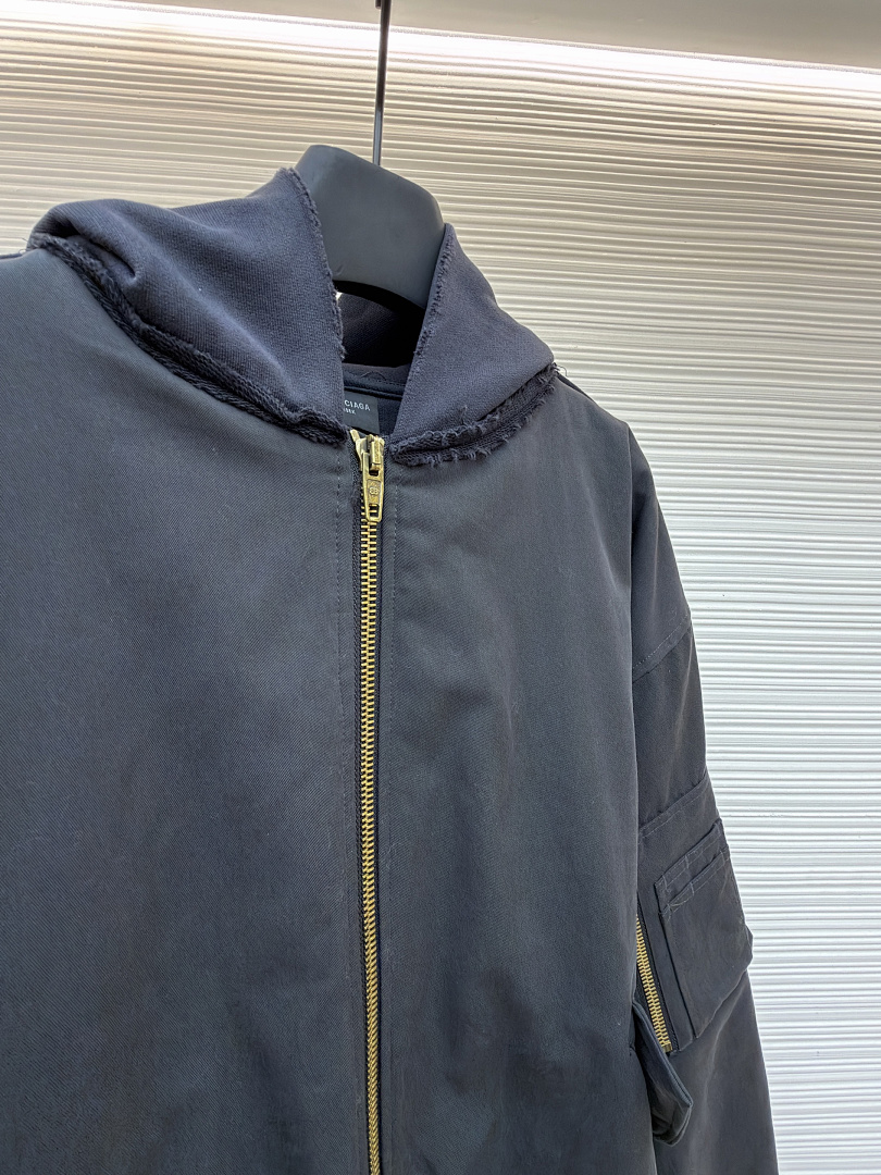 Balenciaga 3084-41L - Image 11