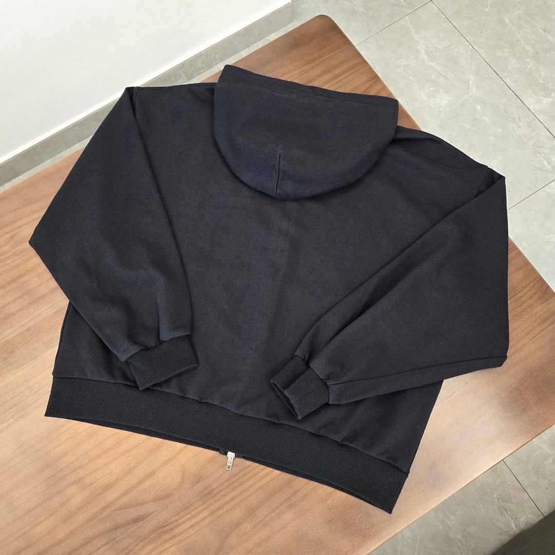 Balenciaga Half - Image 2