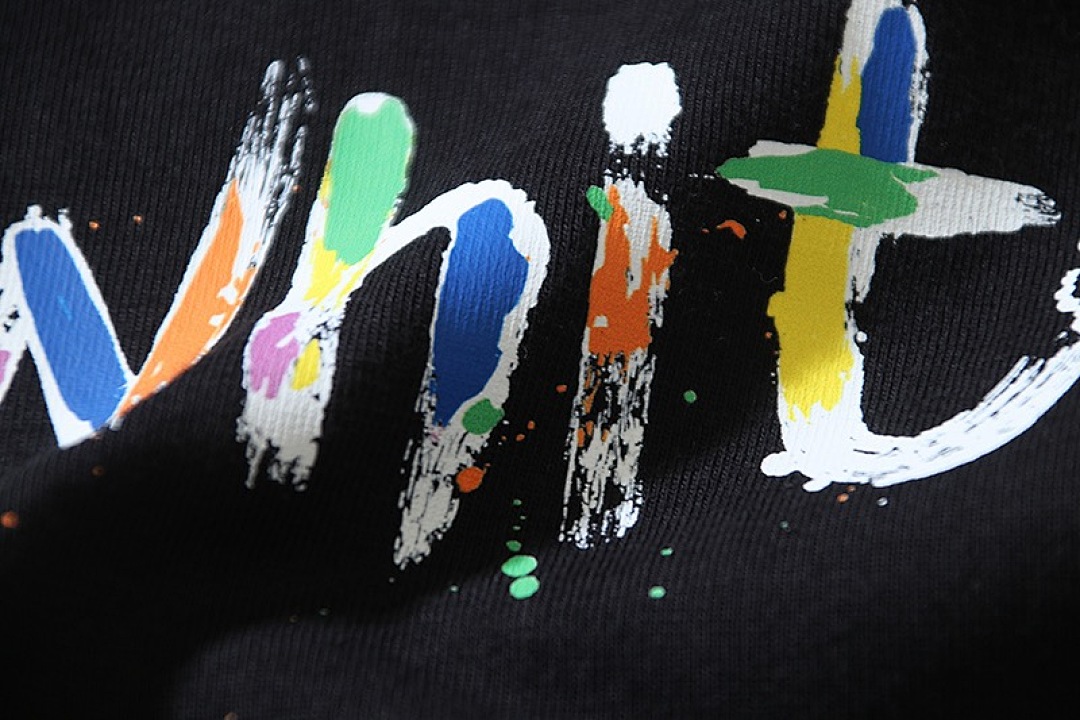 Off-White . - Image 8