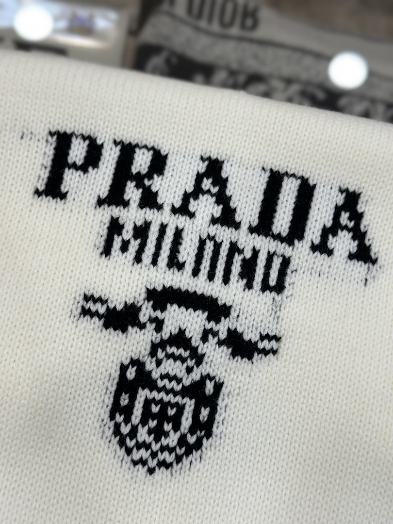 Prada 6400-69L - Image 27