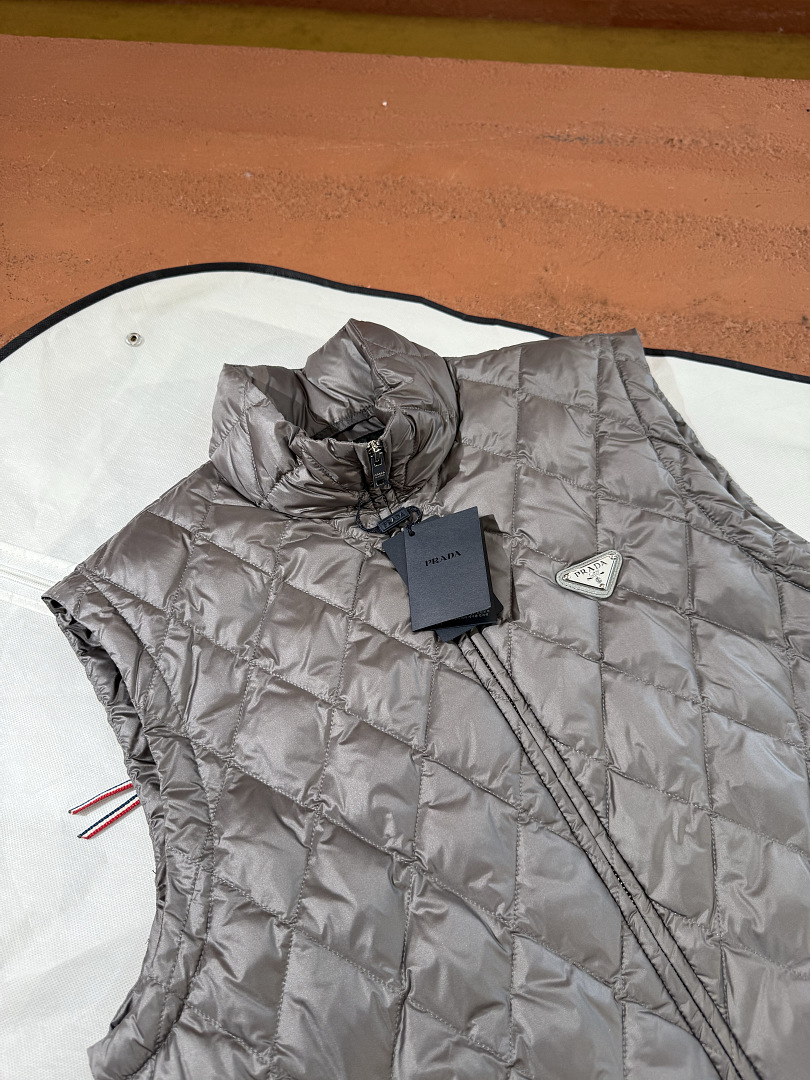 Prada 3211-86L - Image 20