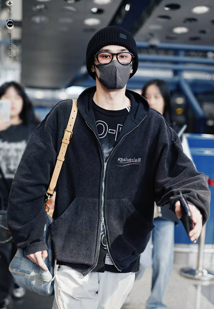 Balenciaga 5Z031-25L - Image 4