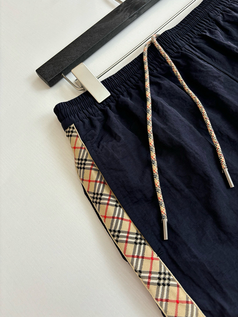 Burberry 31912-31L - Image 17