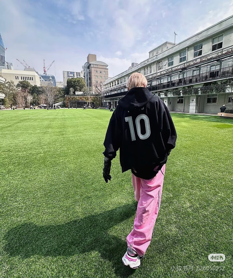 Balenciaga 5134−8L - Image 13