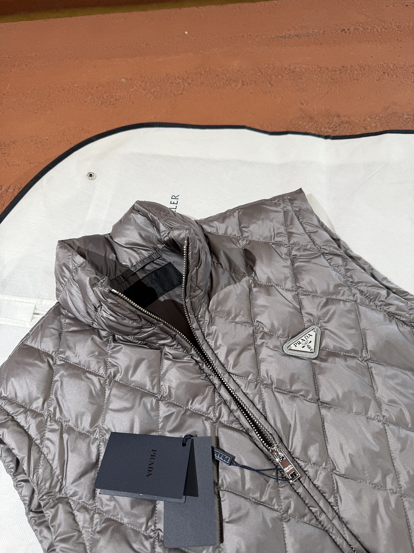 Prada 3211-86L - Image 25