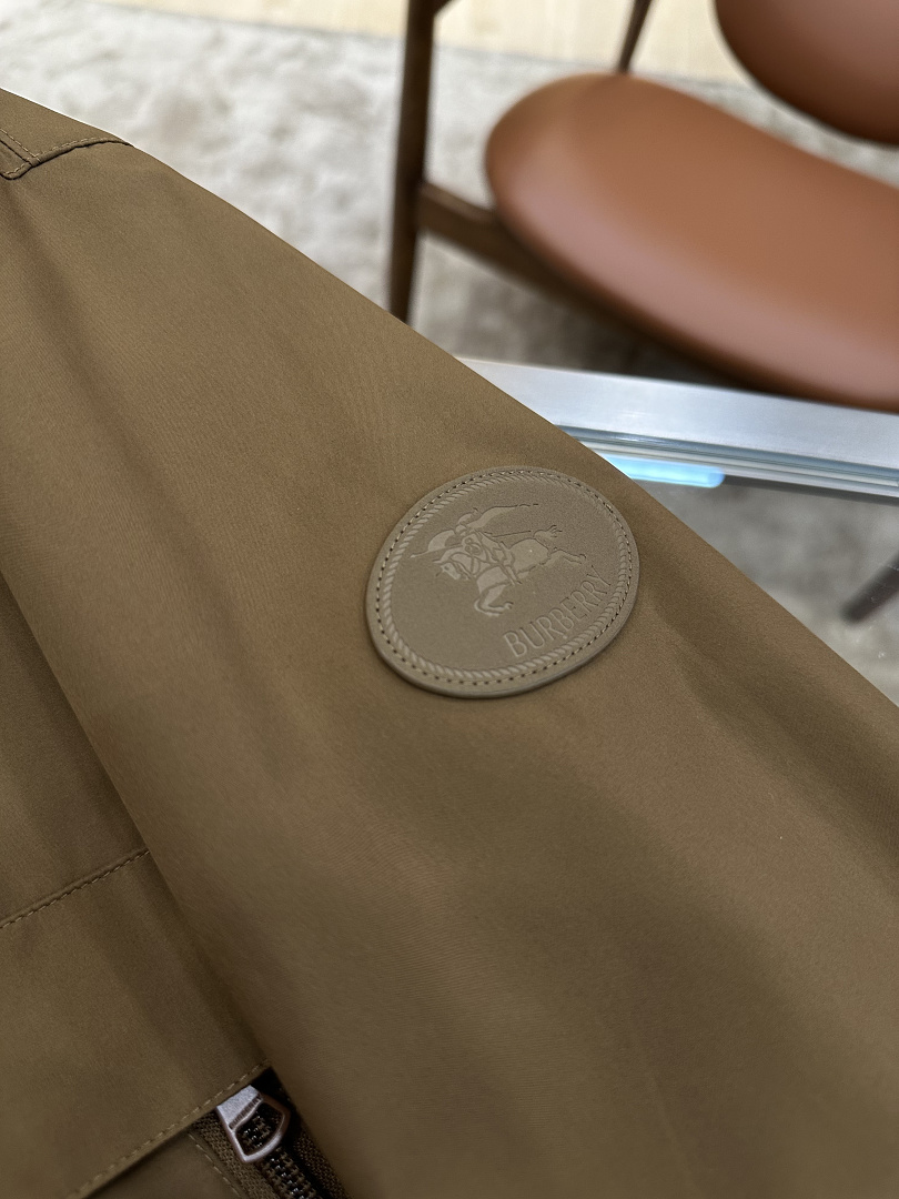 Burberry 5151−8L - Image 25