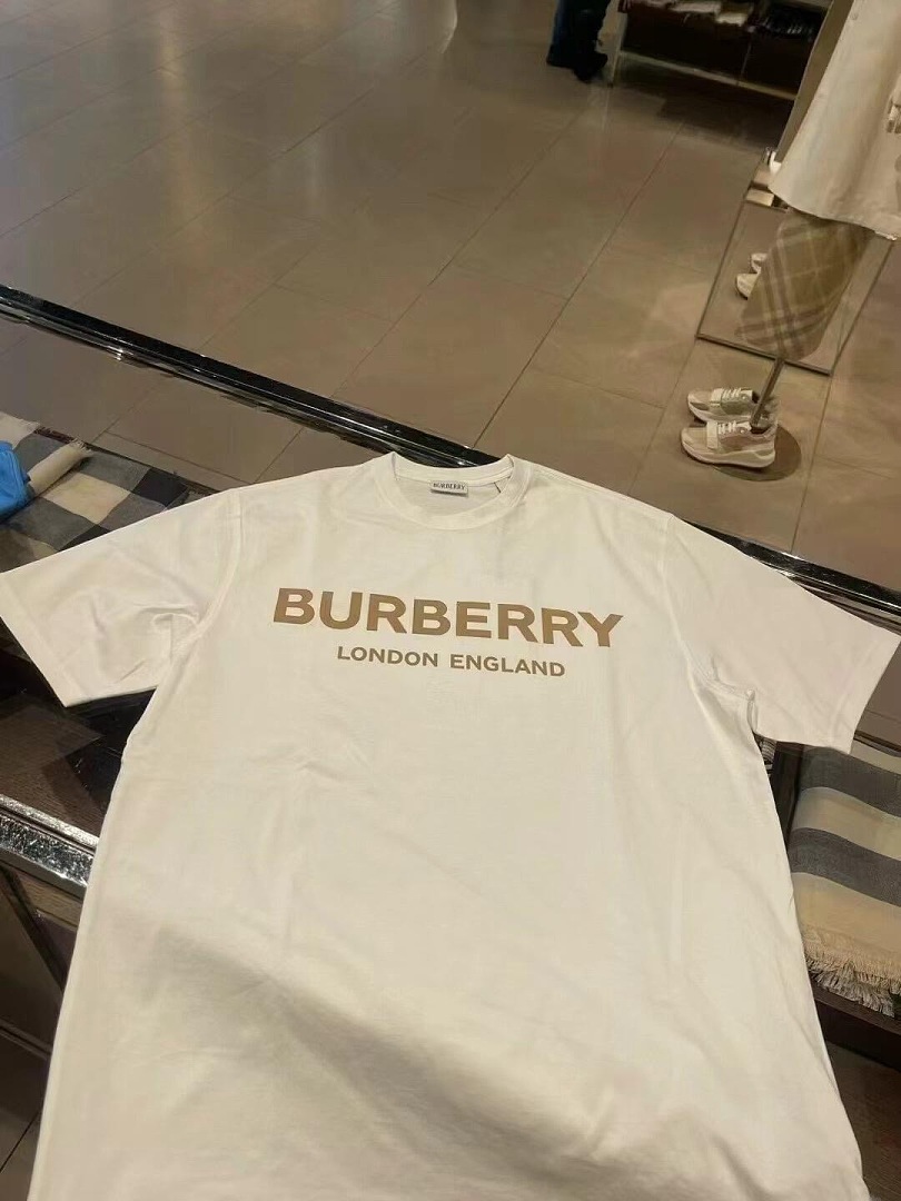 Burberry 52037−51L - Image 6