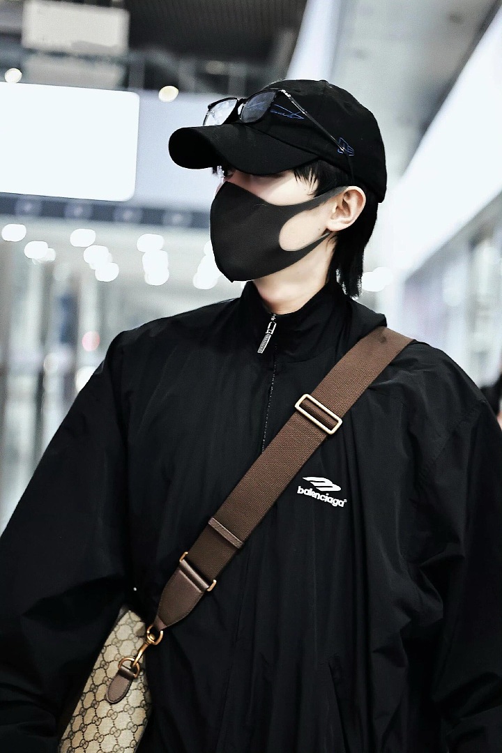 Balenciaga 52145−51L - Image 2