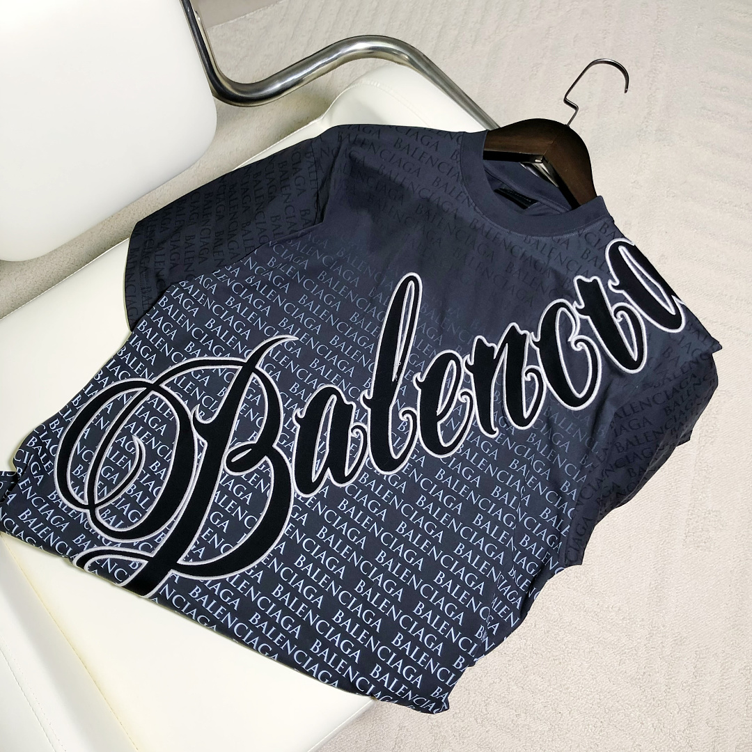 Balenciaga 586-17L - Image 11