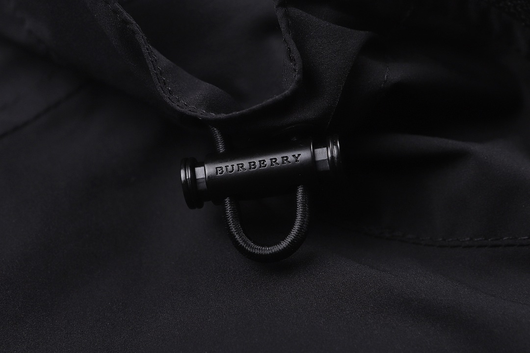 Burberry 52122−51L - Image 10