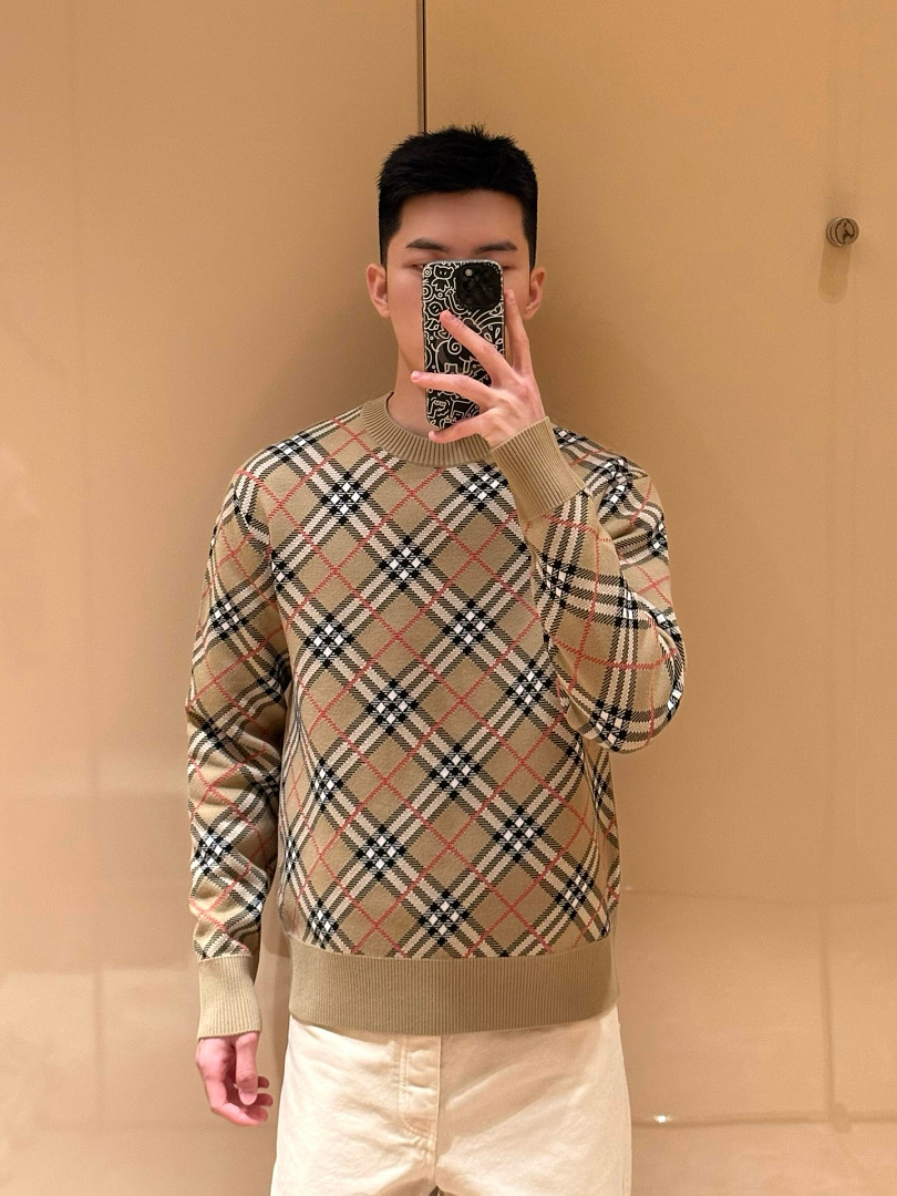 Burberry 526308−51L - Image 3