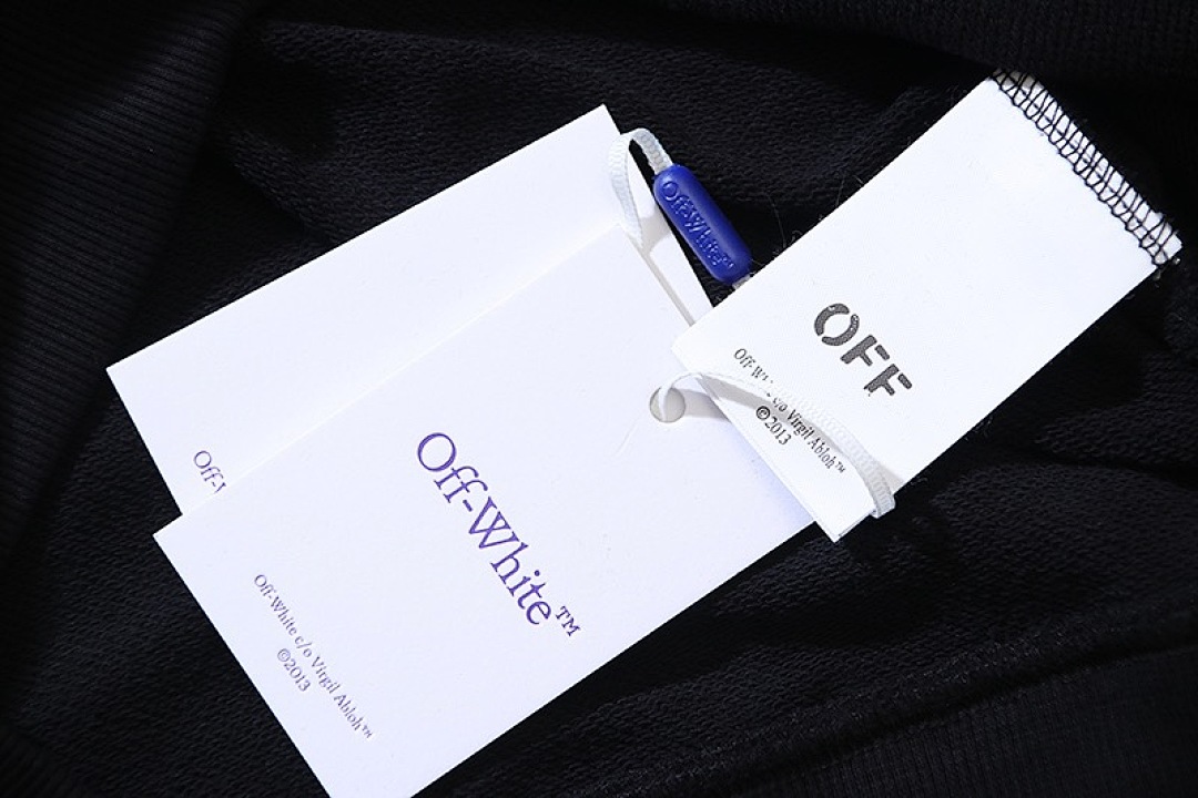 Off-White . - Image 10