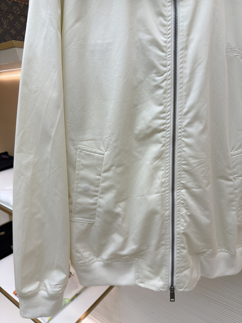 Burberry 5052−51L - Image 22