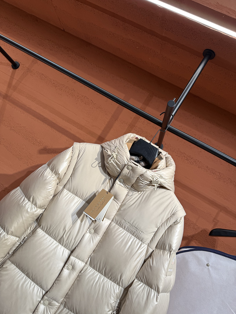 Burberry 68679-37L - Image 19