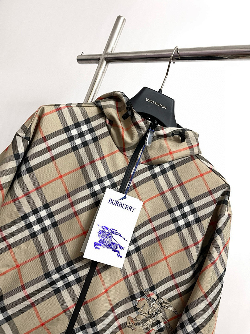 Burberry 6C052-61L - Image 15