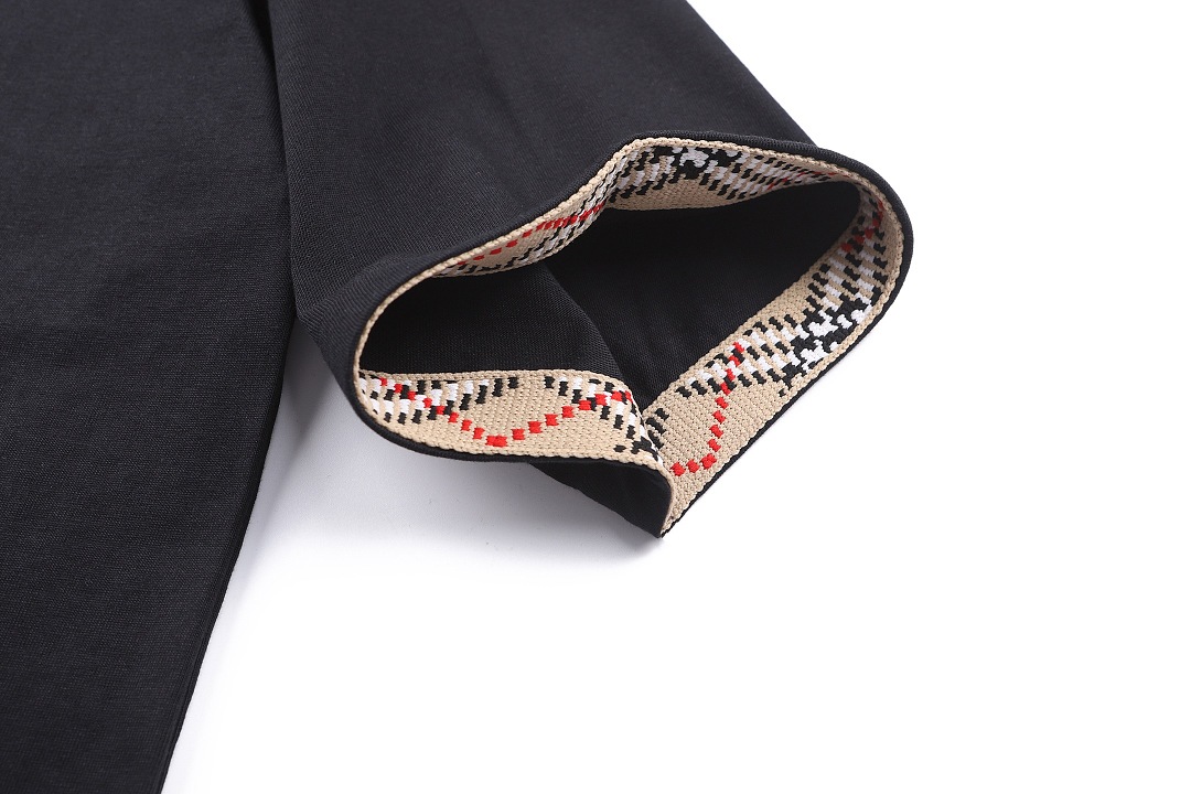 Burberry 526213−51L - Image 12