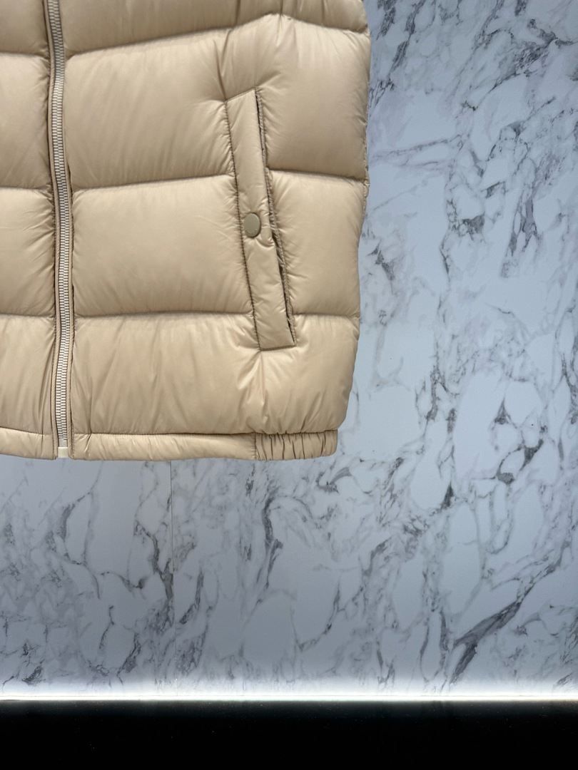 Burberry 68262-37L - Image 16