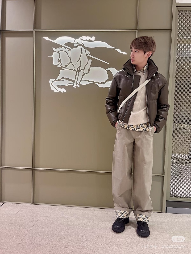 Burberry 3CK7356-8L - Image 3