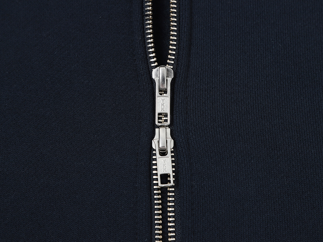 On Running 520Gsm Union Kingdom Boxy Cropped Fit Zip-Up - Image 37