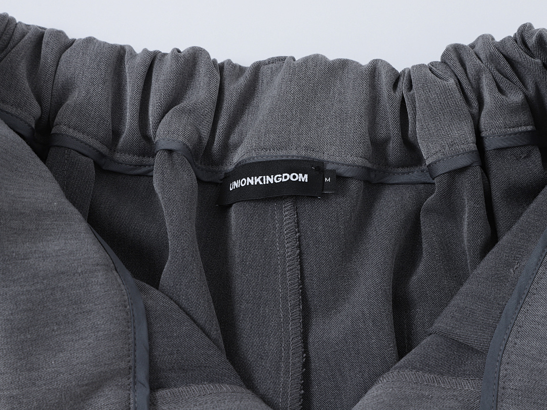 On Running 350Gsm Union Kingdom Loose Fit Pleated Shorts - Image 6