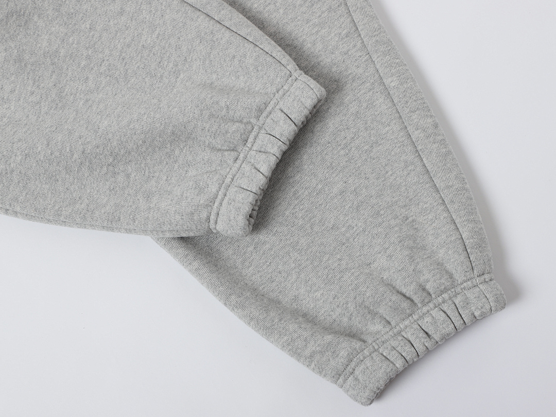 On Running 520Gsm Union Kingdom Boxy Cropped Fit Tracksuit - Image 92