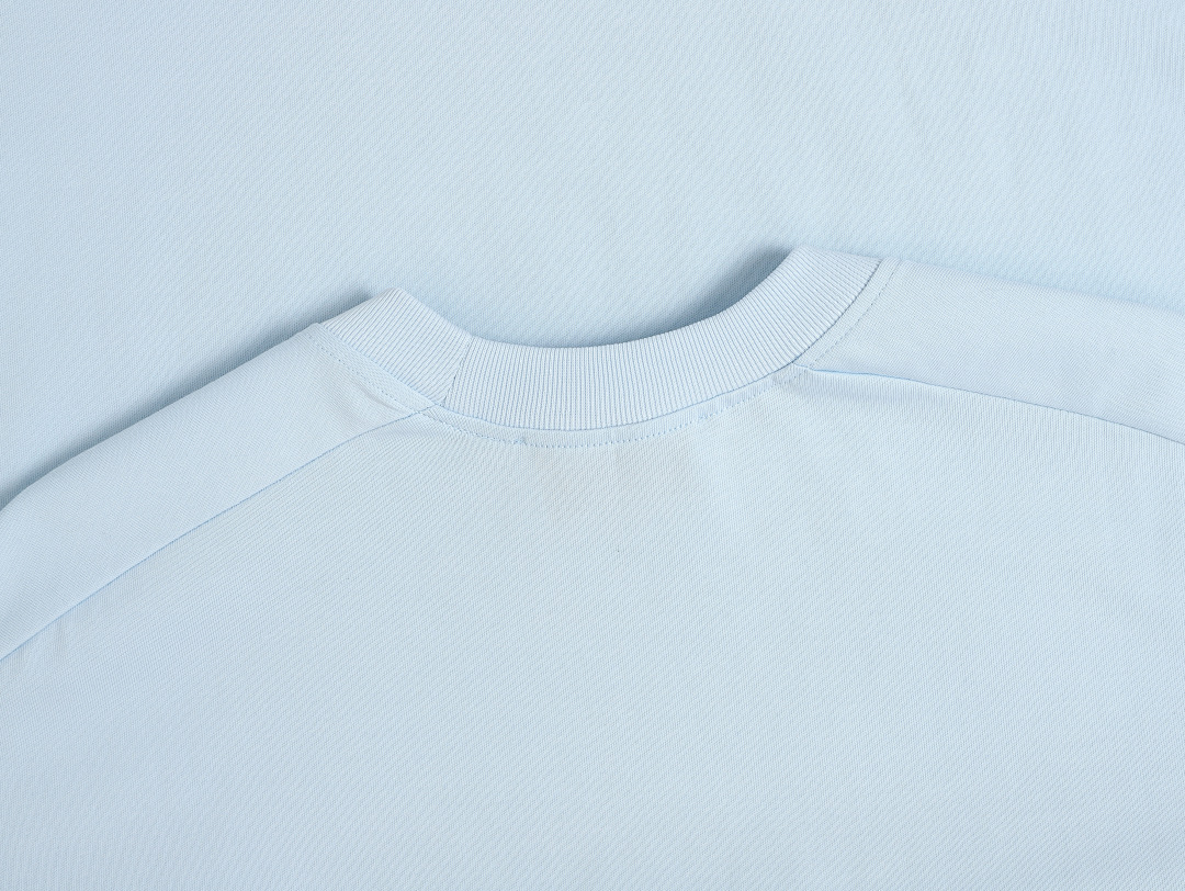 On Running 240Gsm Union Kingdom 100% Cotton Boxy Cropped Fit Blank T-Shirt - Image 17
