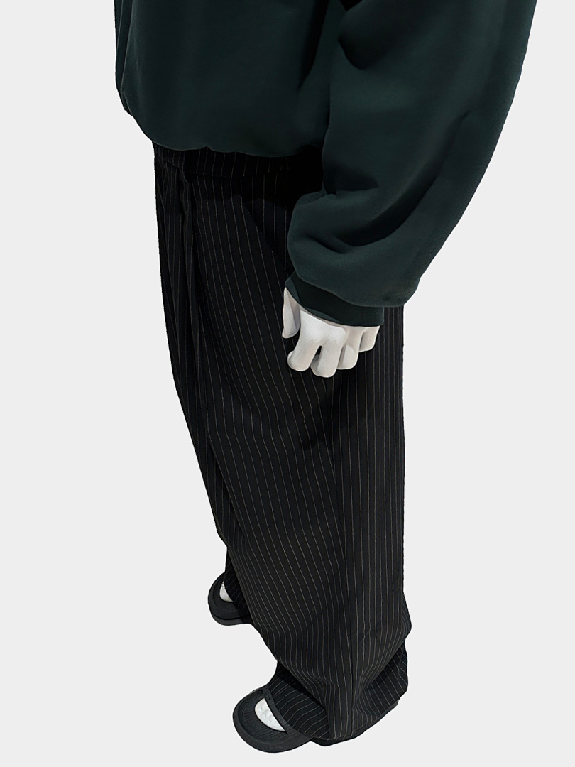 On Running [Restocking]300Gsm Union Kingdom Baggy Fit Striped Pleated Pant - Image 9