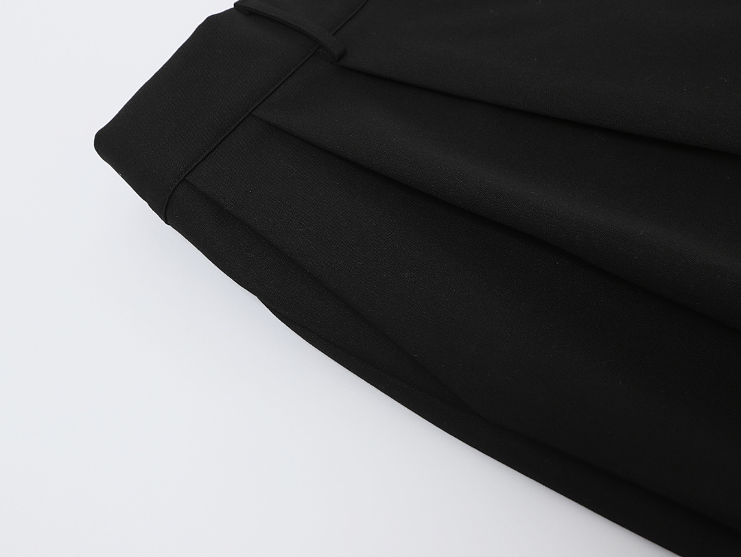 On Running 350Gsm Union Kingdom Baggy Fit Pleated Pant - Image 14