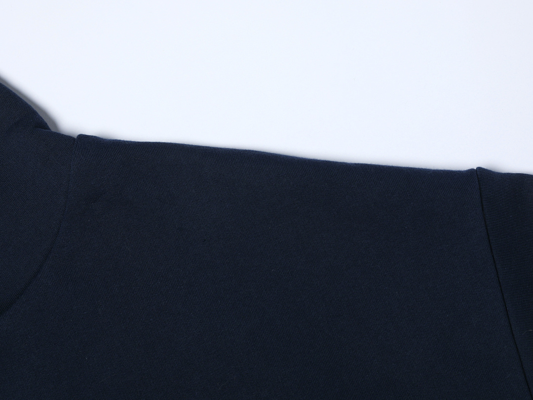 On Running 1000Gsm Union Kingdom Double-Layer 100% Cotton Fleece Reversible Cropped Fit Hoodie - Image 24