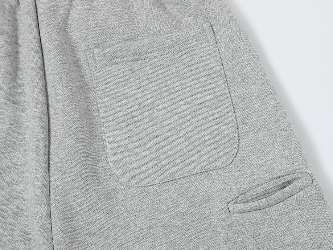 On Running 520Gsm Union Kingdom Cozy Baggy Shorts - Image 24