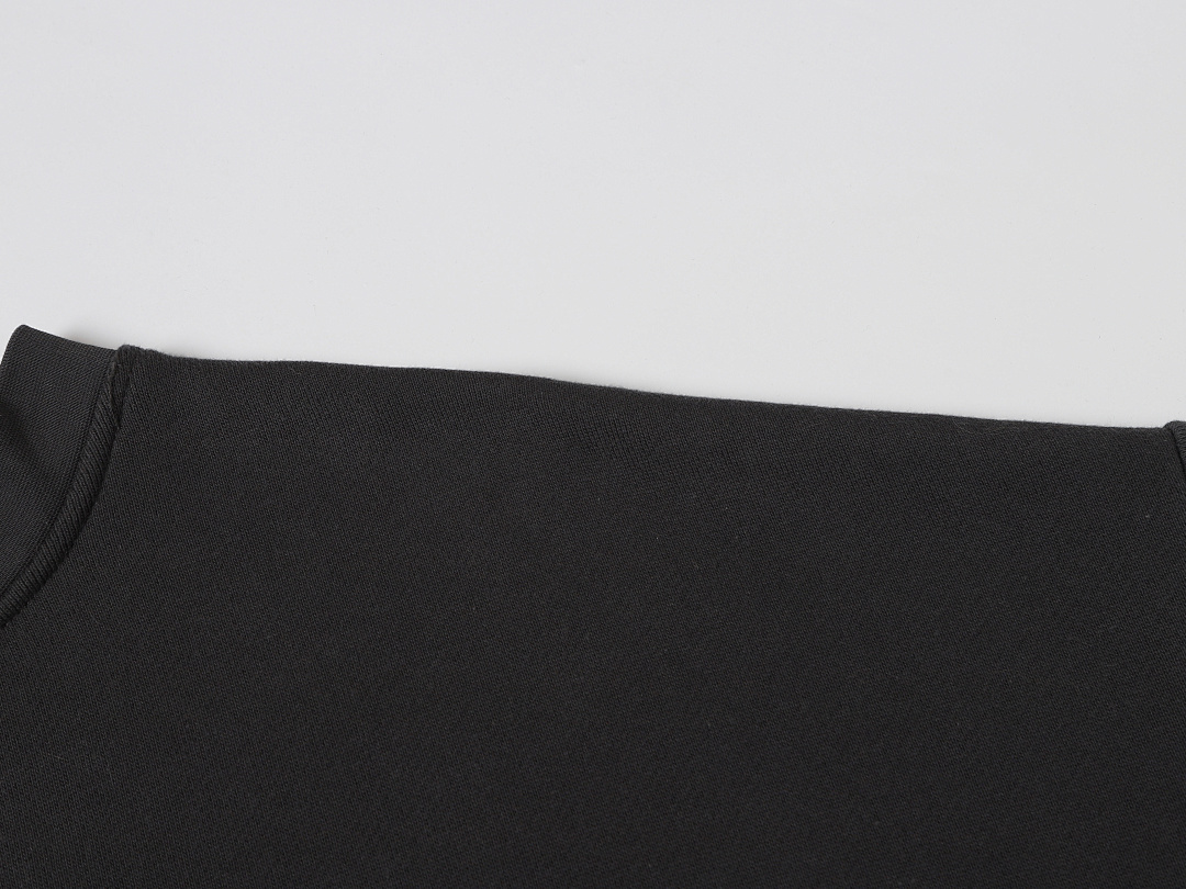 On Running 520Gsm Union Kingdom Boxy Fit Crewneck - Image 16