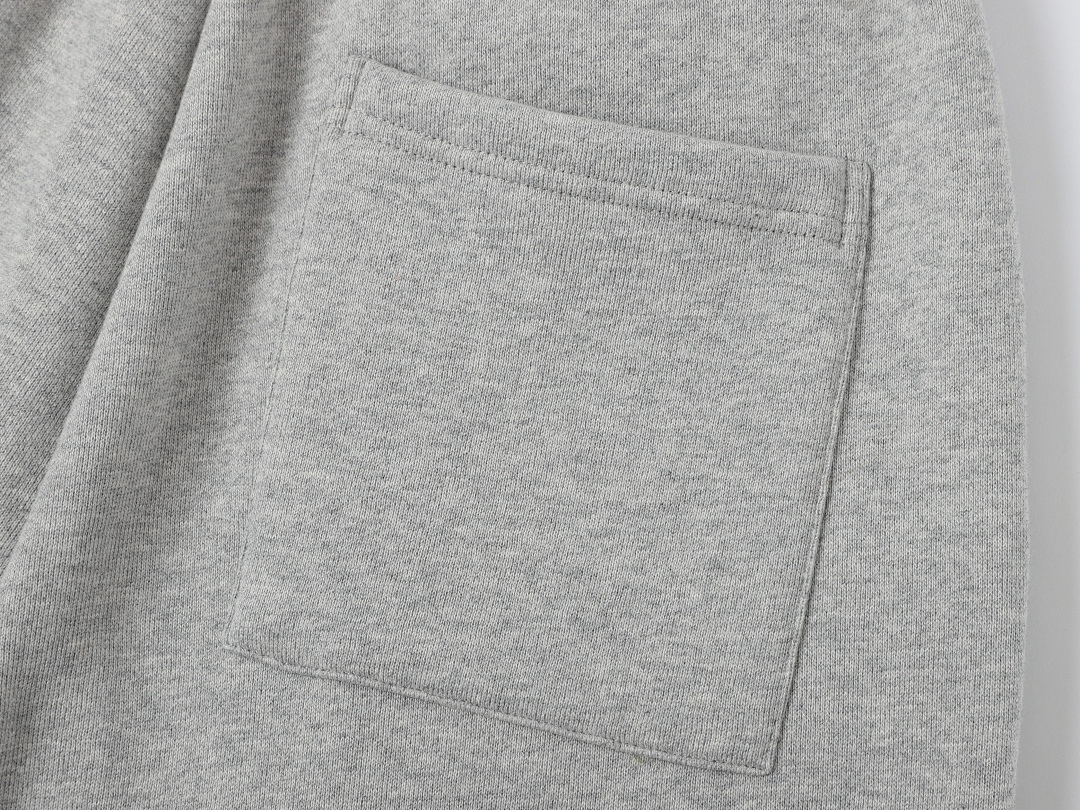 On Running 520Gsm Union Kingdom Boxy Cropped Fit Tracksuit - Image 91