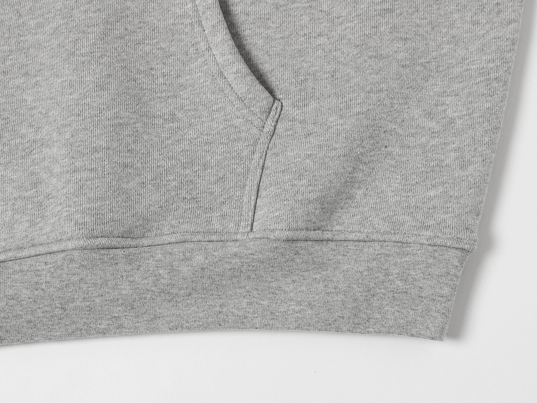 On Running 520Gsm Union Kingdom Boxy Cropped Fit Tracksuit - Image 71