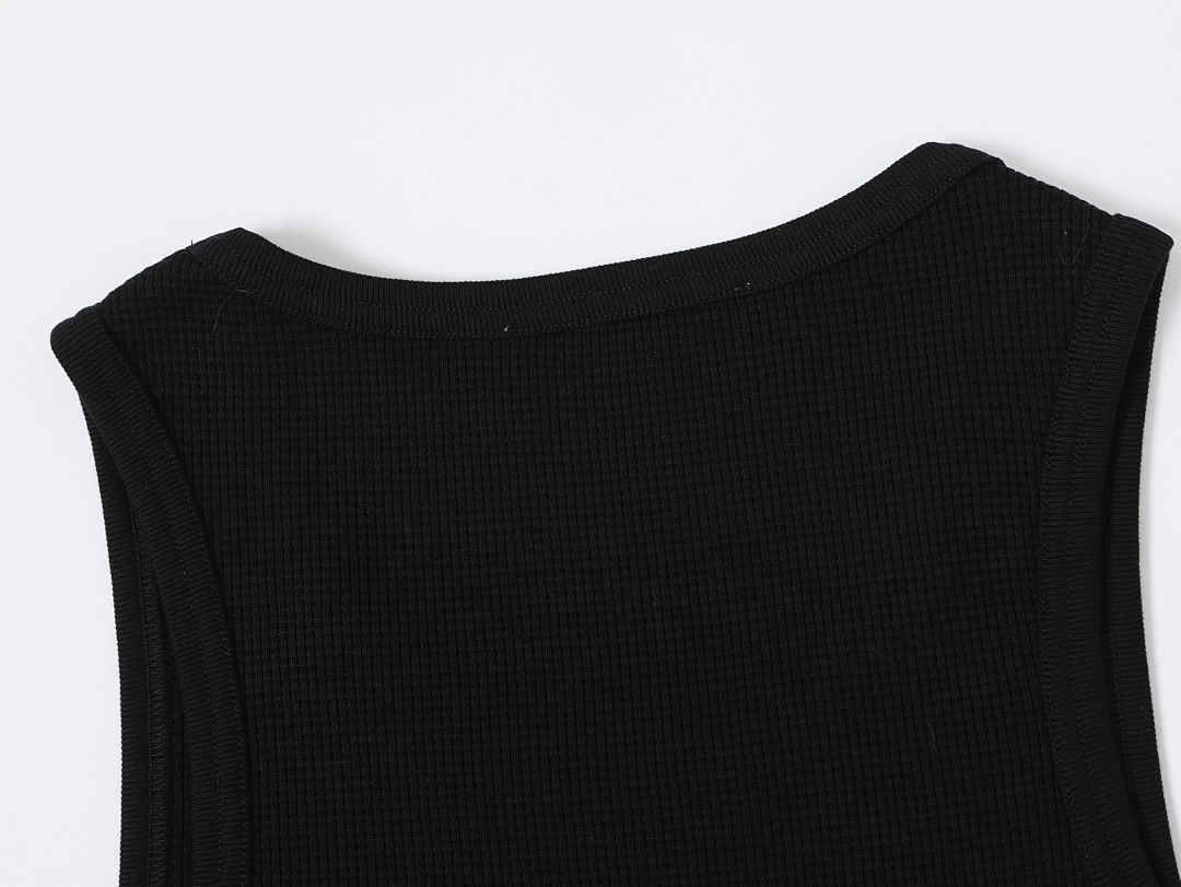 On Running 380G Union Kingdom 100% Cotton Slim And Cropped Fit Waffle Weave Tank Top - Image 7