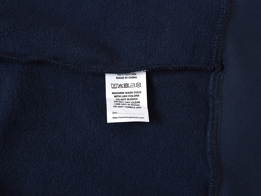 On Running 480Gsm Union Kingdom 100% Cotton Fleece Cropped Fit Zip-Up - Image 18