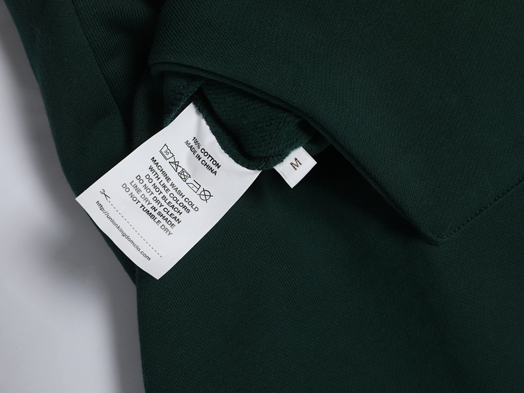 On Running 1000Gsm Union Kingdom Double-Layer 100% Cotton Fleece Reversible Cropped Fit Hoodie - Image 17