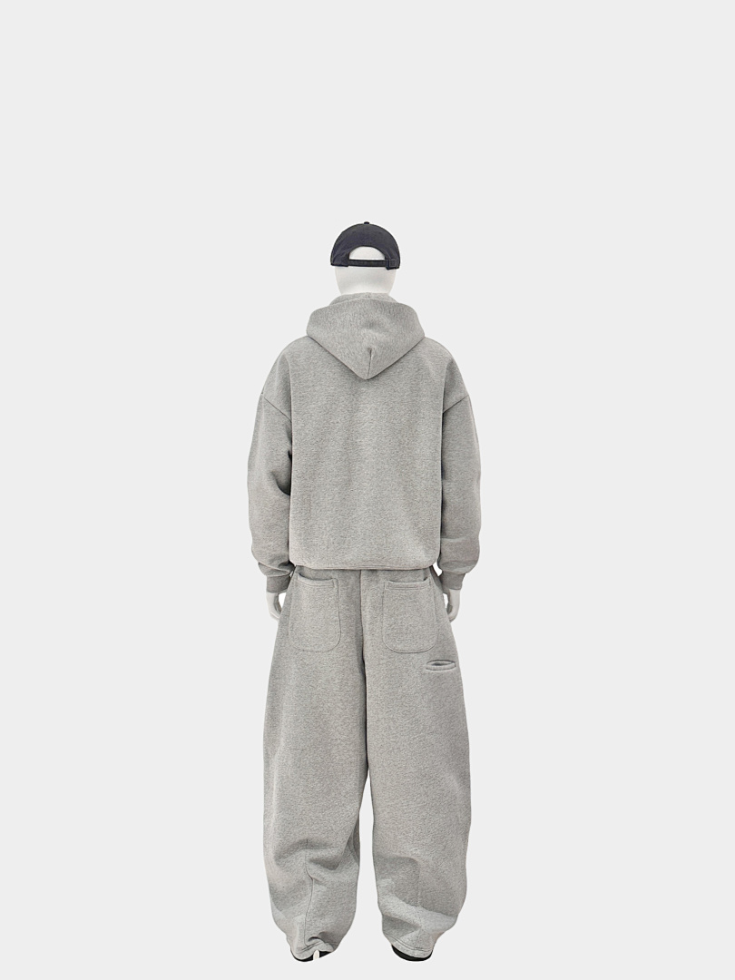 On Running 520Gsm Union Kingdom Boxy Cropped Fit Tracksuit - Image 57