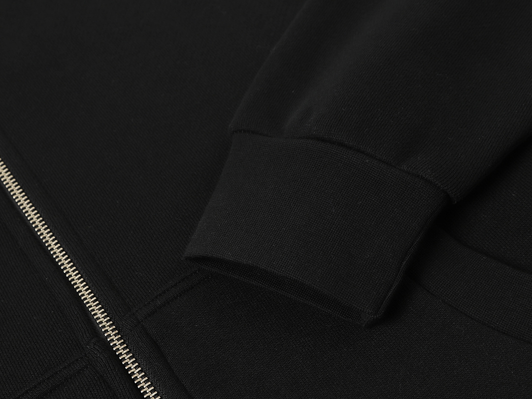 On Running 520Gsm Union Kingdom Boxy Cropped Fit Zip-Up - Image 50