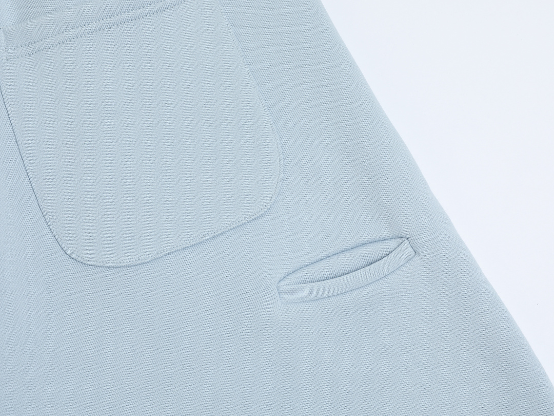 On Running 520Gsm Union Kingdom Boxy Cropped Fit Tracksuit - Image 42