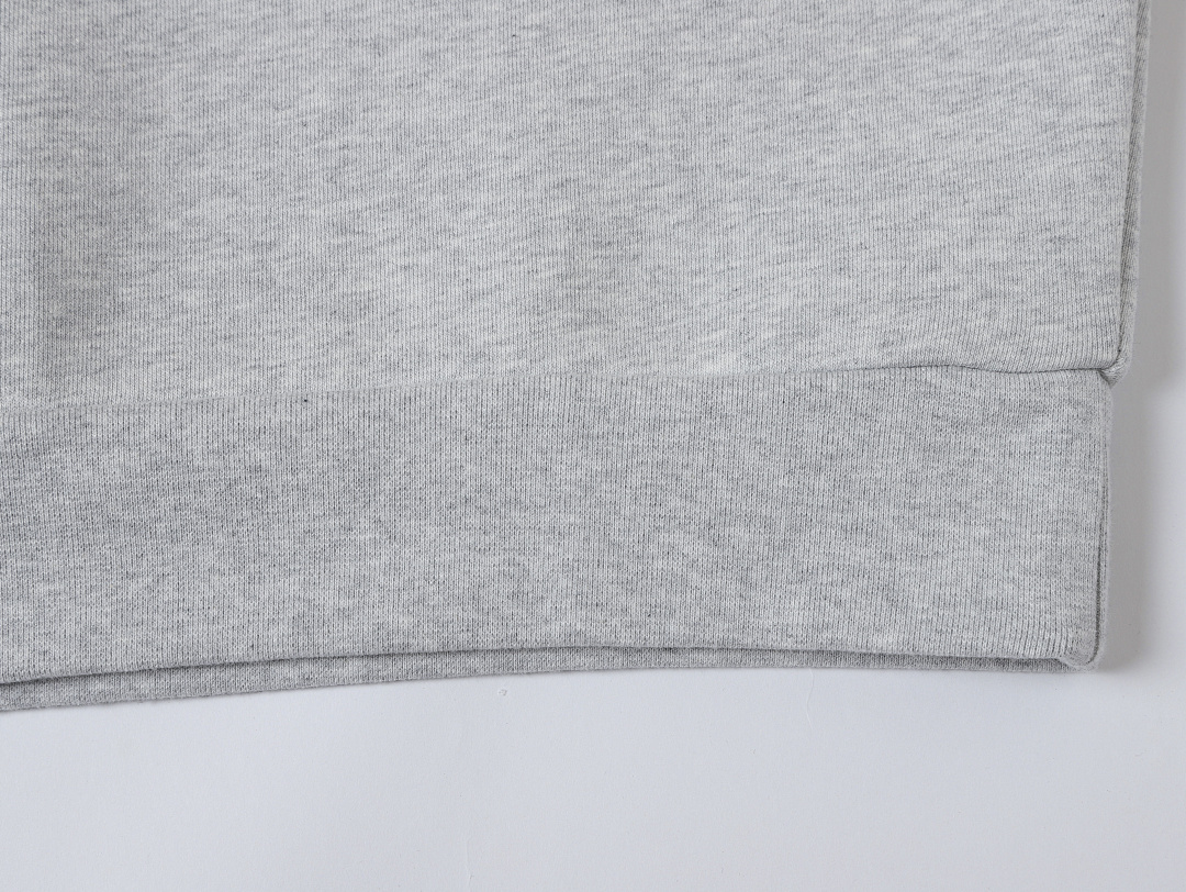 On Running 630Gsm Union Kingdom Boxy Crop Fit Blank Quarter-Zip Sweatshirt - Image 11