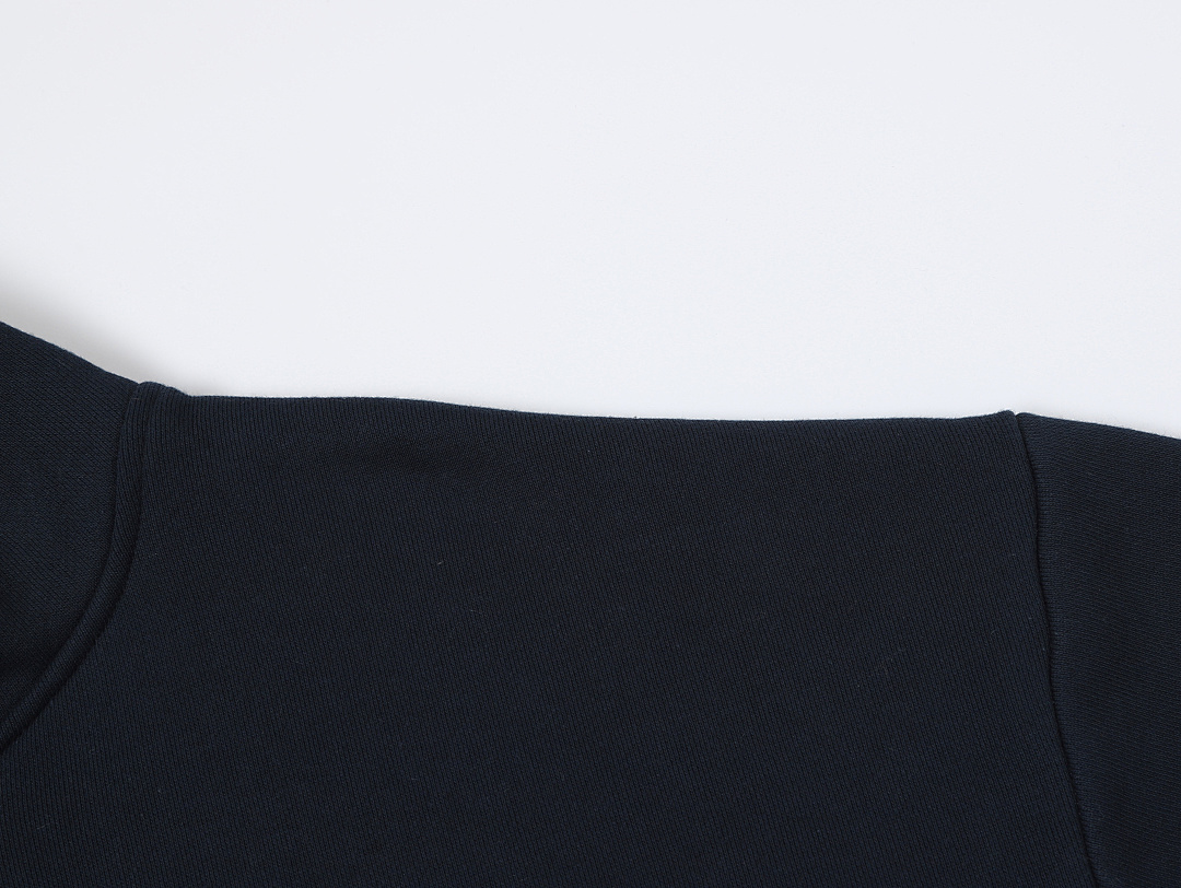 On Running 520Gsm Union Kingdom Boxy Cropped Fit Zip-Up - Image 38