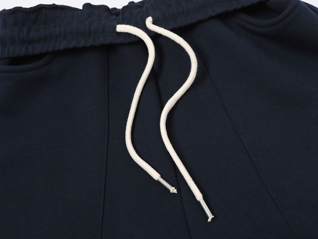 On Running 520Gsm Union Kingdom Boxy Cropped Fit Tracksuit - Image 106