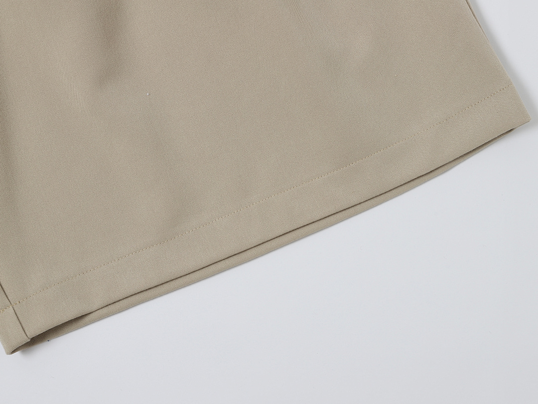 On Running 350Gsm Union Kingdom Loose Fit Pleated Shorts - Image 18