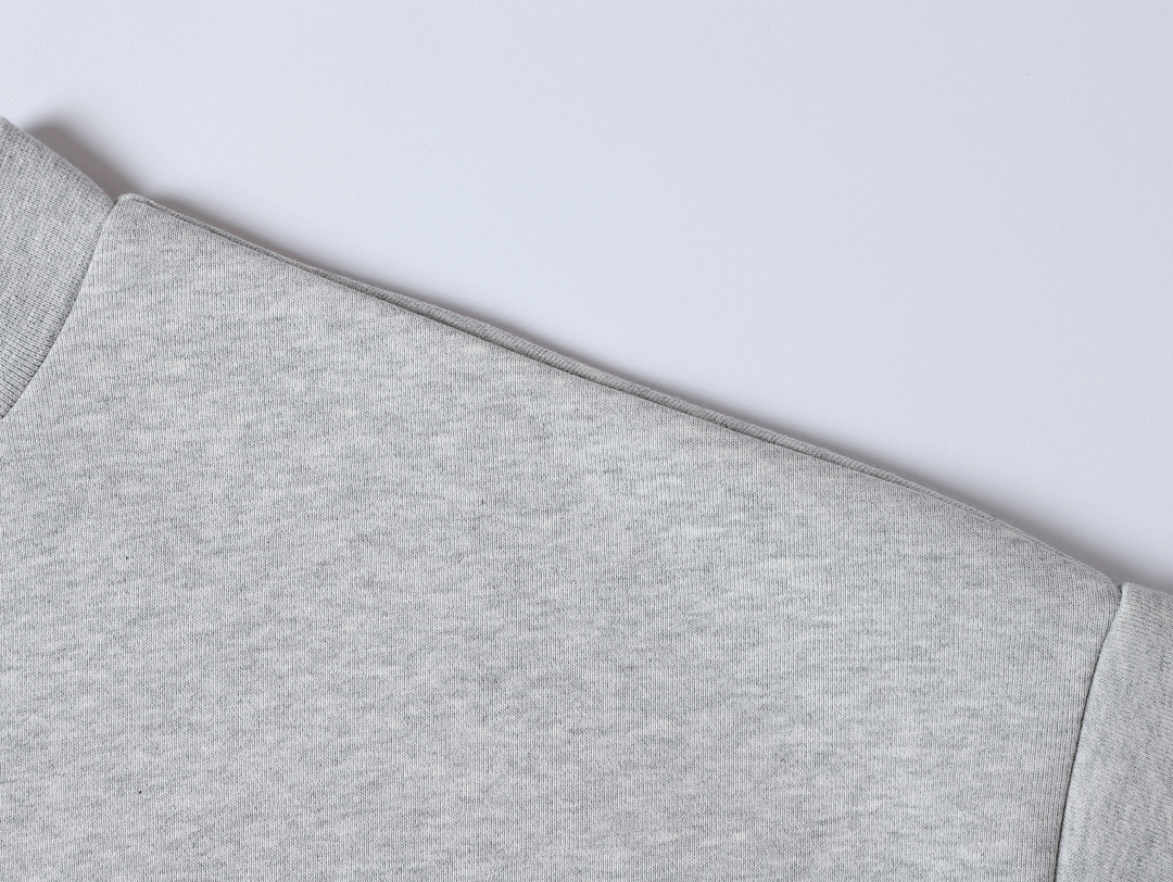 On Running 630Gsm Union Kingdom Boxy Cropped Fit Blank Crewneck - Image 40