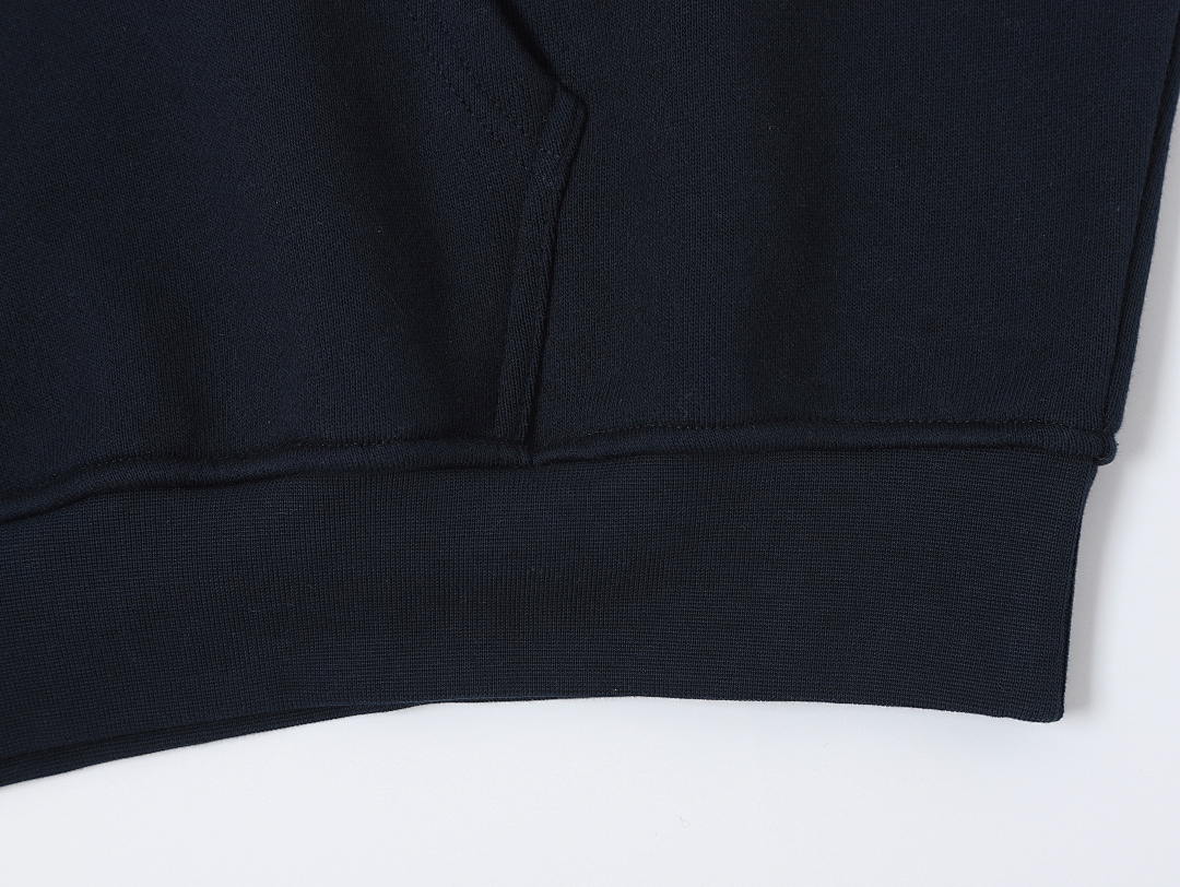 On Running 520Gsm Union Kingdom Boxy Cropped Fit Tracksuit - Image 98