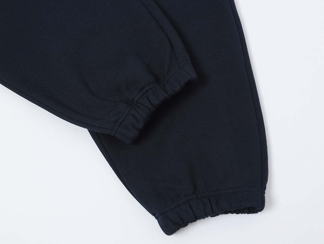 On Running 520Gsm Union Kingdom Boxy Cropped Fit Tracksuit - Image 119